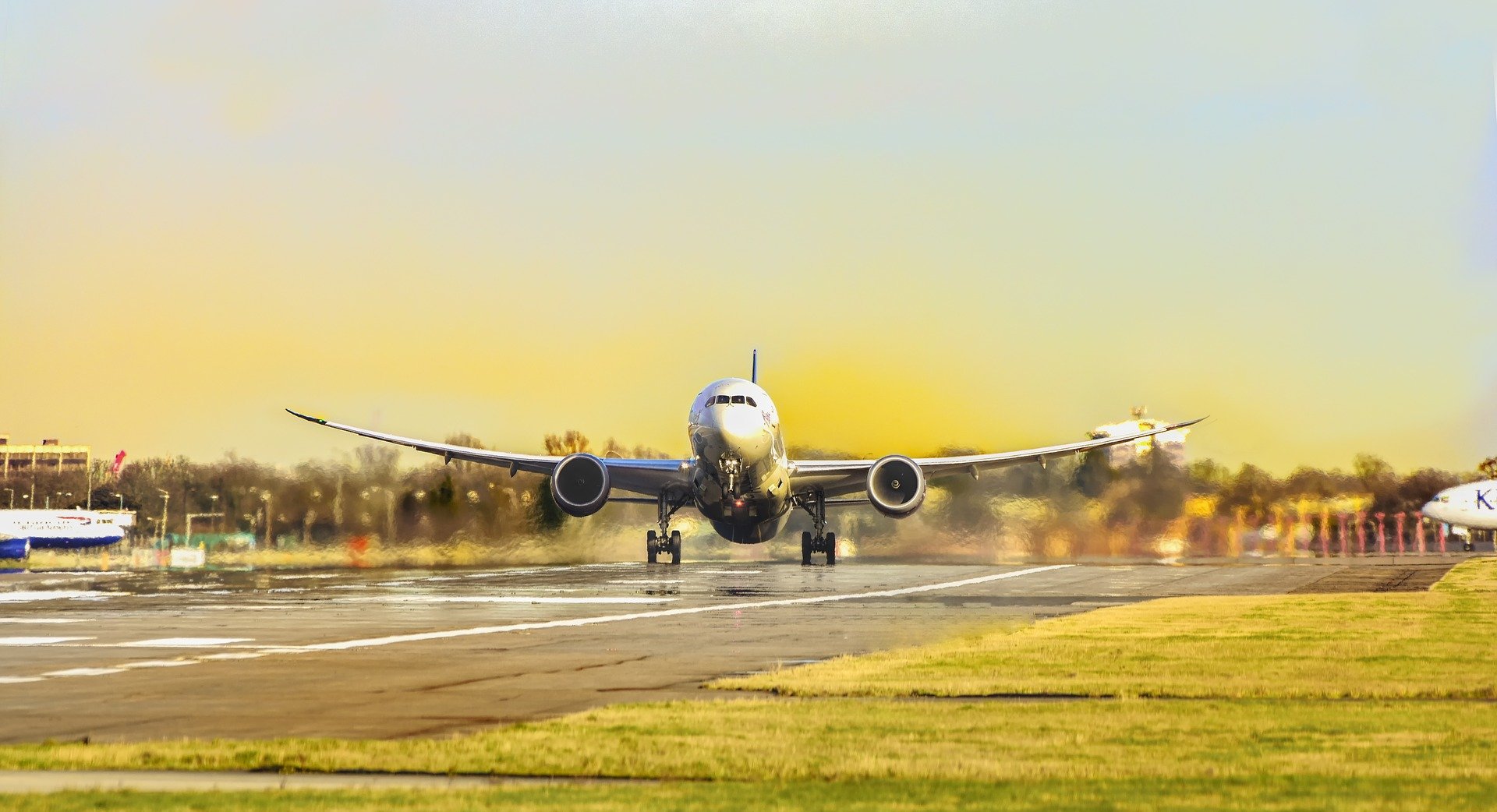 aircraft take off - Image by Bilal EL-Daou from Pixabay